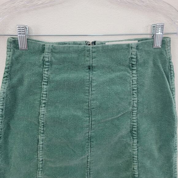 Newbury Kustom Curduroy Green Skirt Size Medium Preppy Academia Punk - Picture 4 of 7